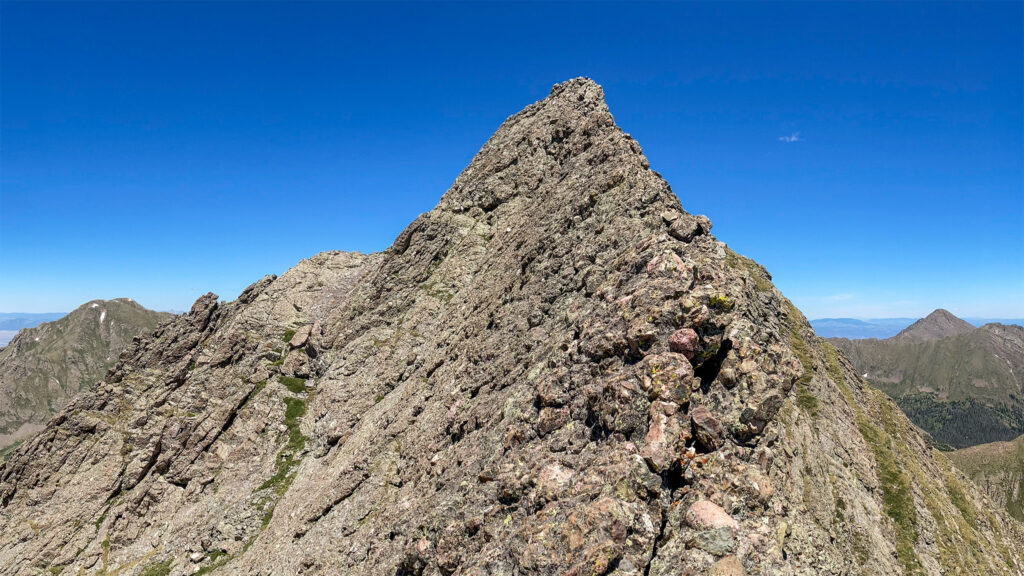 One of the many cobbled knife edges found between Obstruction and Fluted Peak